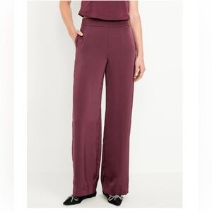 *NWT* Super Wide Leg Satin Pant